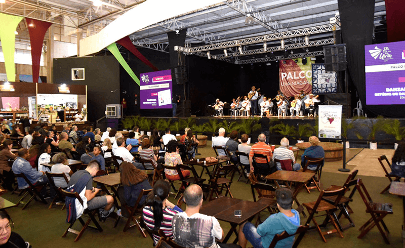 Festa da Uva com visitantes