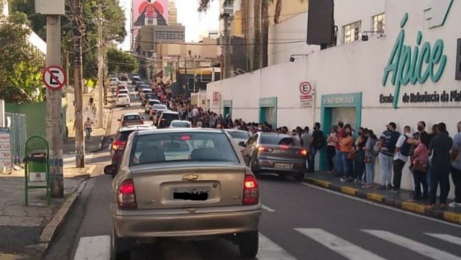 Fila de emprego dá a volta em quarteirão em Jundiaí