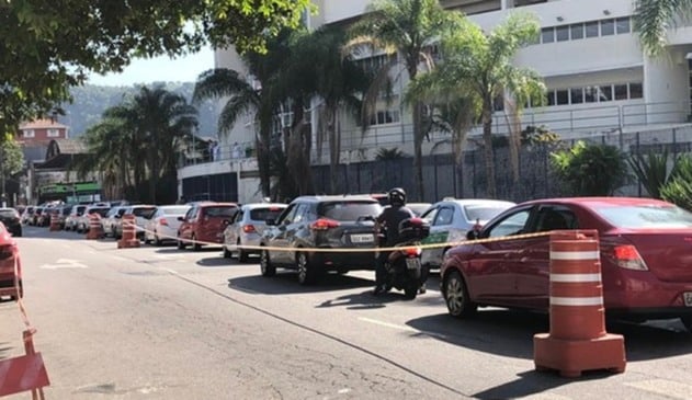 Foto de fila de carro