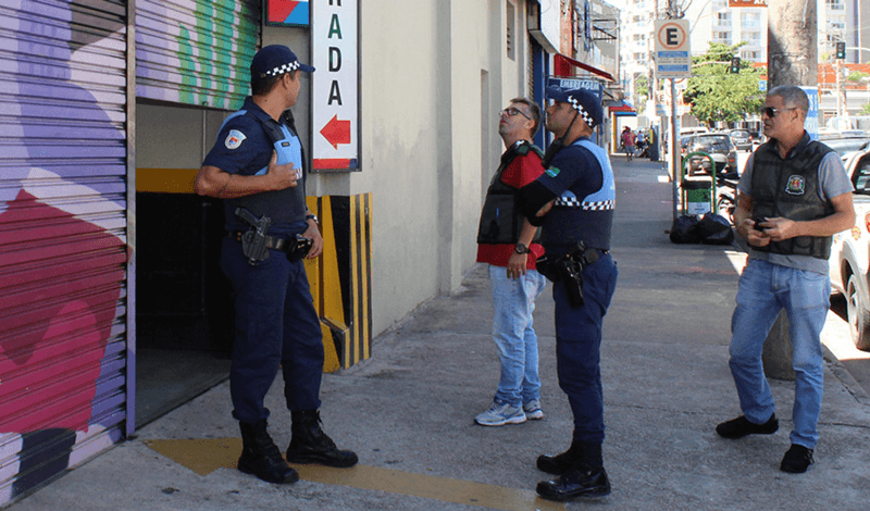Guardas municiais e fiscalização do Comércio em Jundiaí
