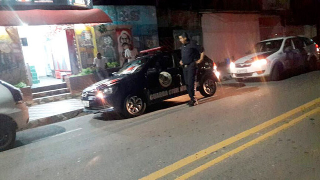 Fiscalização do comércio em Várzea Paulista. (Foto: Divulgação)