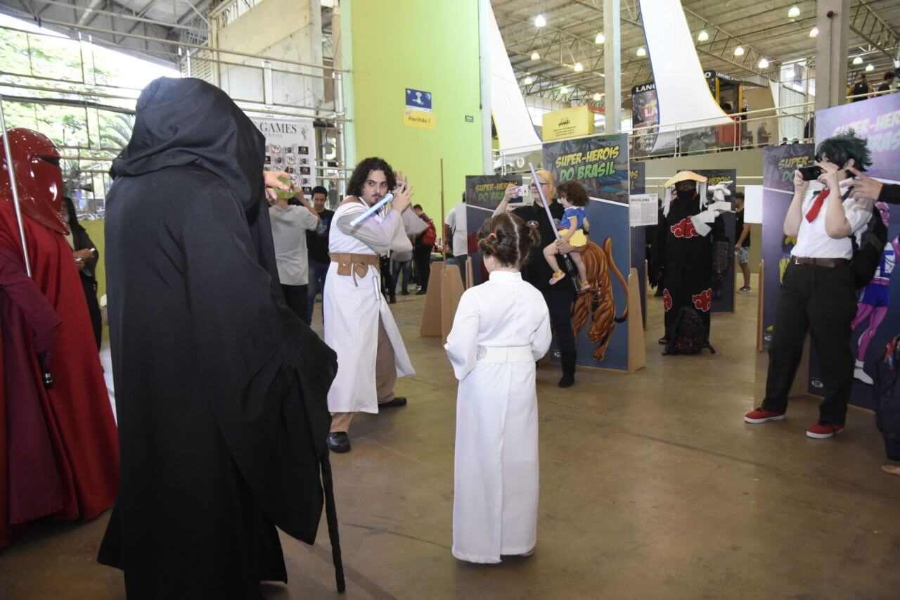 Na retomada das atividades presenciais da FLIJ, programação traz de volta feira literária com autores na Praça da Matriz e concurso de Cosplay, desta vez na Biblioteca