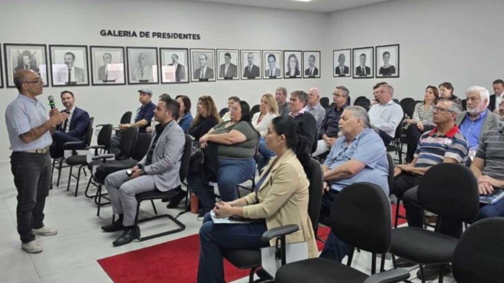 Reunião no CIESP Jundiaí.