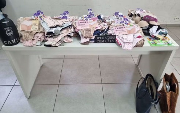 peças íntimas apreendidas com suspeitos de furto em Shopping de Jundiaí