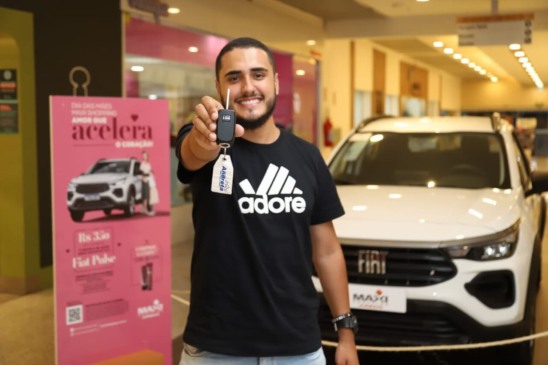 Brian William, ganhador do carro do Maxi Shopping