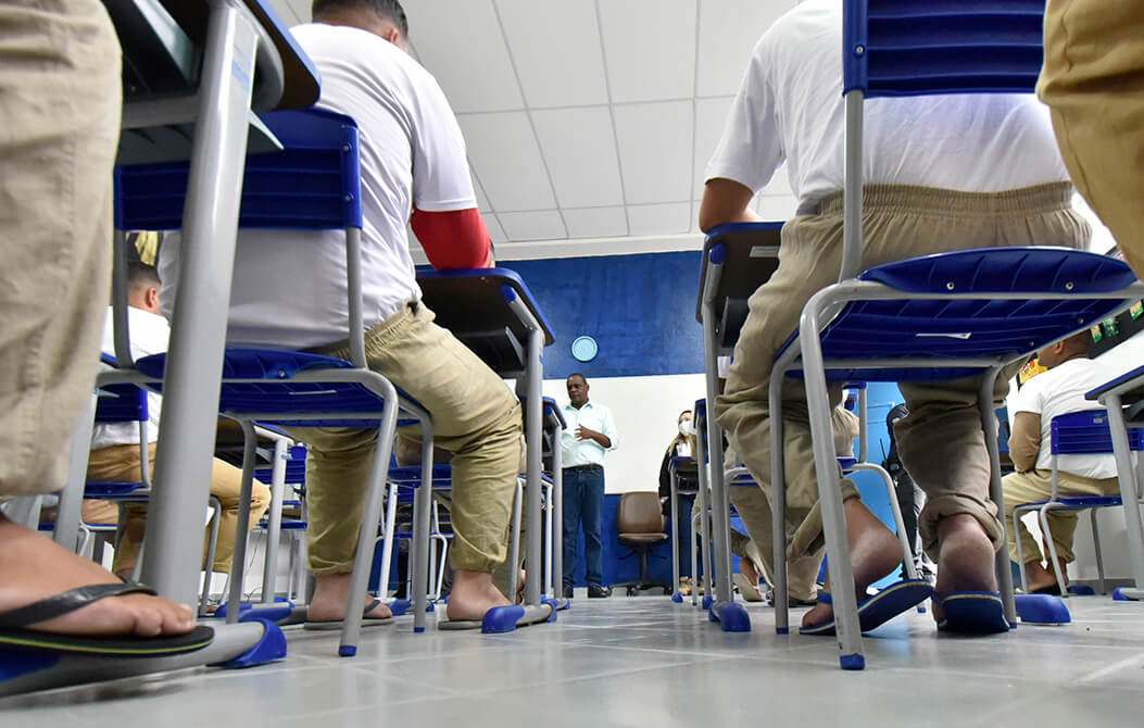 Detentos e funcionários passaram por um curso de capacitação para realização da coleta seletiva