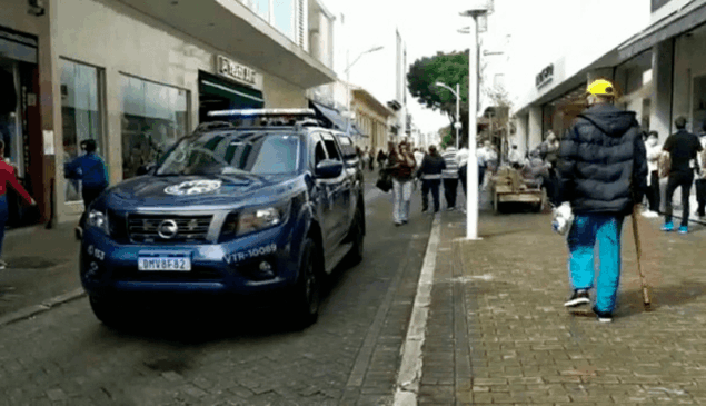 Viatura da Guarda Municipal circula pelo Centro