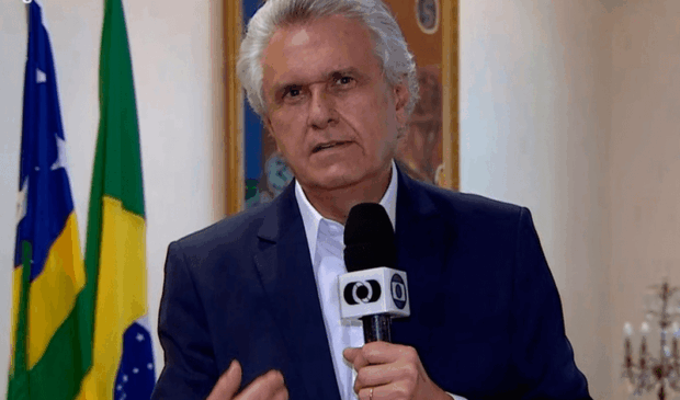 Ronaldo Caiado em entrevista à TV Anhanguera