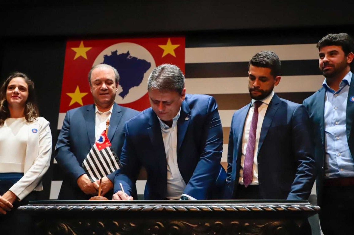 Governador Tarcísio regulamenta cannabis medicinal no SUS de São Paulo