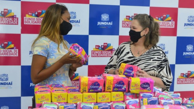 Grupo de amigar se reúnem para arrecadação de absorventes descartáveis para mulheres em vulnerabilidade