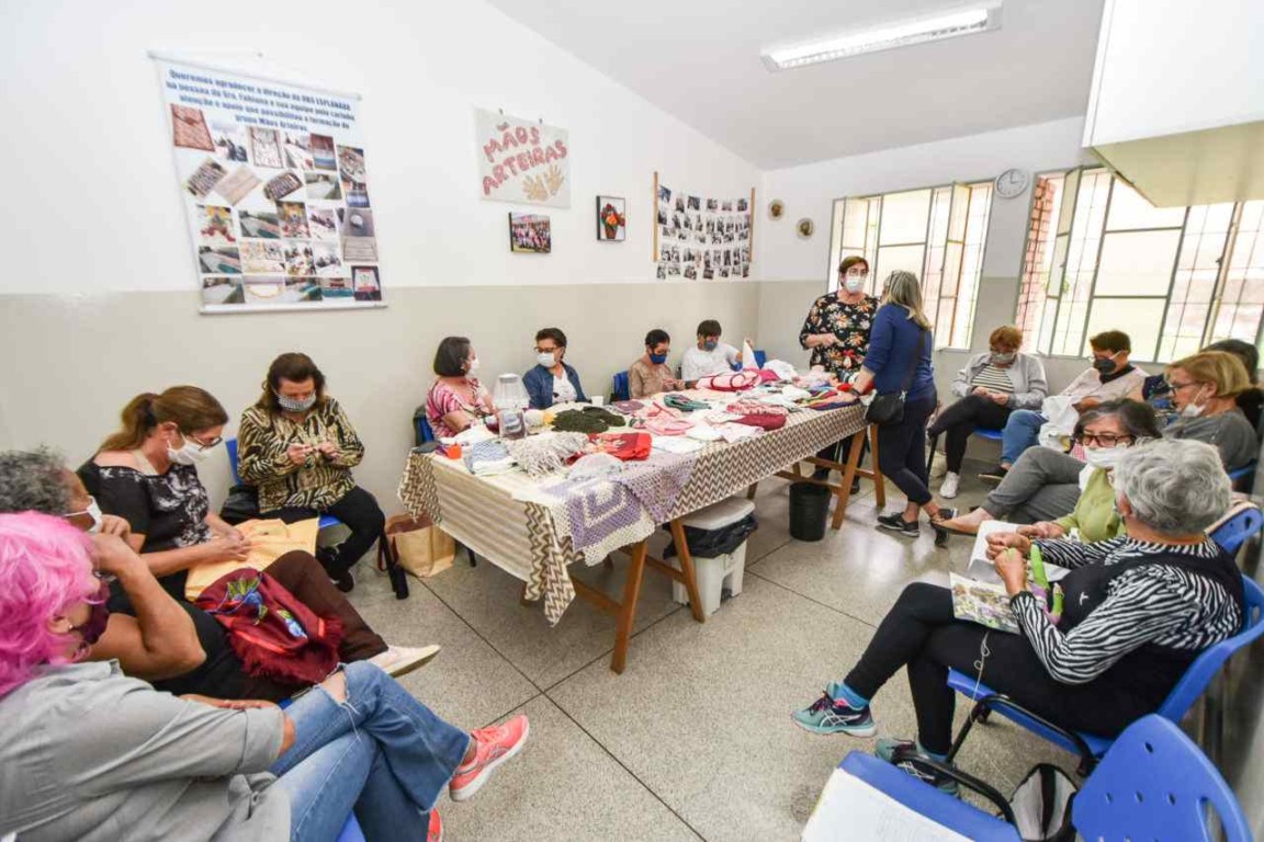 grupo_maos_arteiras_ubs_esplanada-jundiai-compressed