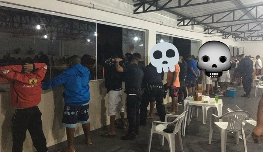 Pessoas sendo enquadradas