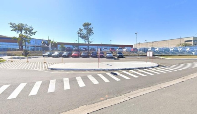 Foto da fachada do estacionamento da Henkel de Jundiaí