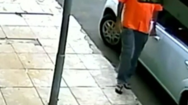 Acusado teria cuspido nas mãos e passado em maçanetas de carros estacionados