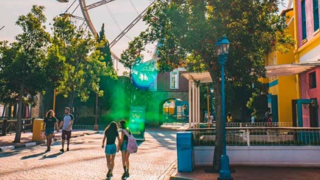 Foto da área da roda gigante no Hopi Hari