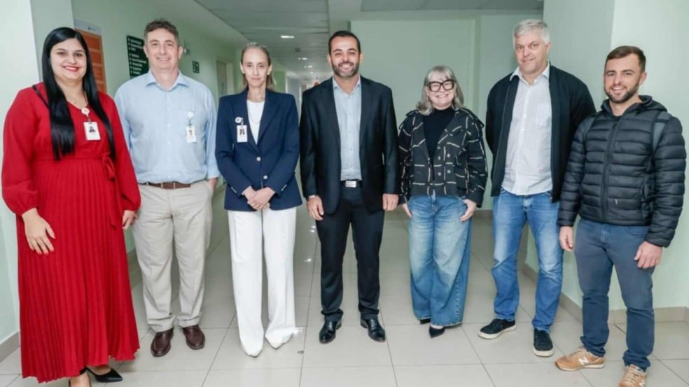 Autoridades de Jundiaí e da saúde.