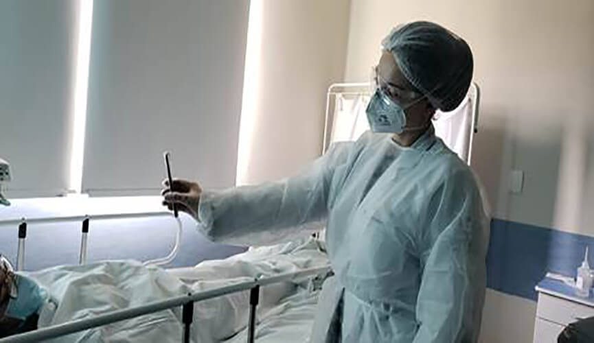 Hospital Universitário utiliza celular para vídeos chamadas