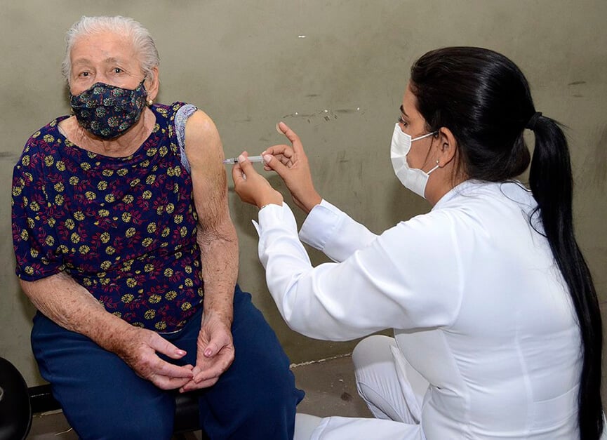 Vacinação em Várzea Paulista. (Foto: Divulgação)
