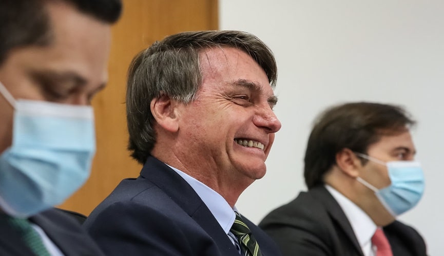 Bolsonaro diz que não entregará celular mesmo com ordem da Justiça