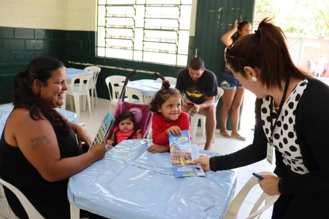 As crianças receberam o mapa interativo do Mundo das Crianças e o folheto Educa Mundo, ambos produzidos pela DAE Jundiaí As crianças receberam o mapa interativo do Mundo das Crianças e o folheto Educa Mundo, ambos produzidos pela DAE Jundiaí
