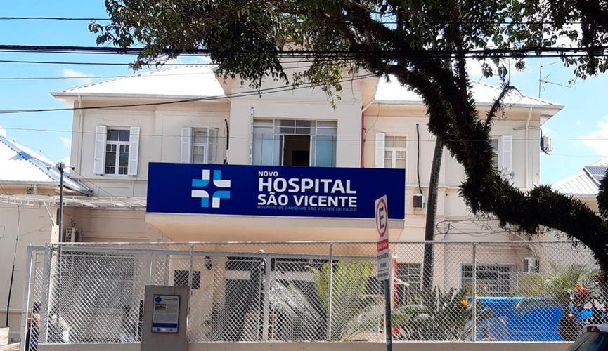 Quase metade dos leitos destinados para tratar Covid-19 já está sendo utilizada