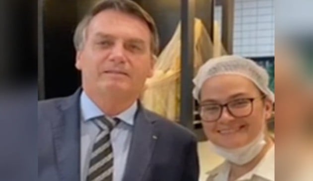 Bolsonaro volta a passear pelo comércio em meio à pandemia