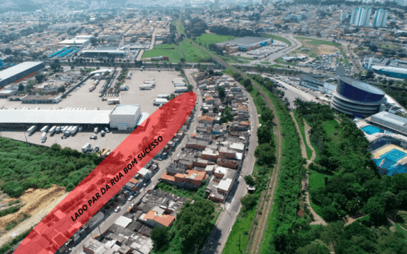 Imagem de cima do bairro, com rua Bom Sucesso em destaque