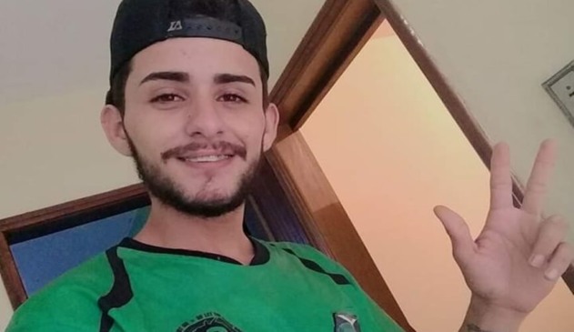 Amigos pedem ajuda para encontrar jovem de 24 anos desaparecido