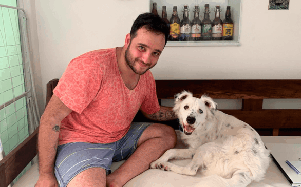 João e Jögan em casa