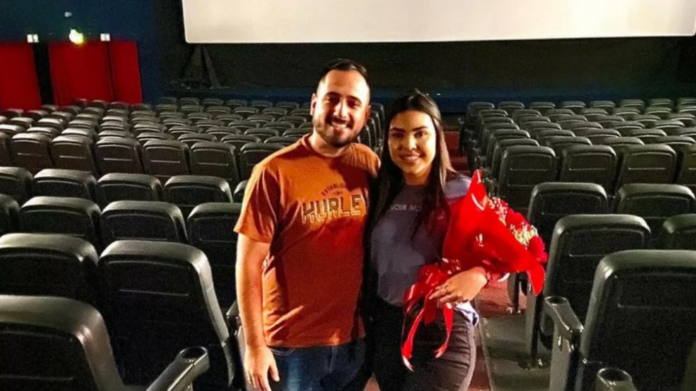 Jovem é pedida em casamento em sala de cinema, em Sorocaba