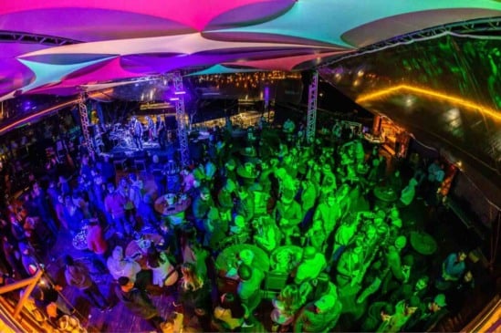 Apresentação de música ao vivo no Jumpbarbecue em Jundiaí