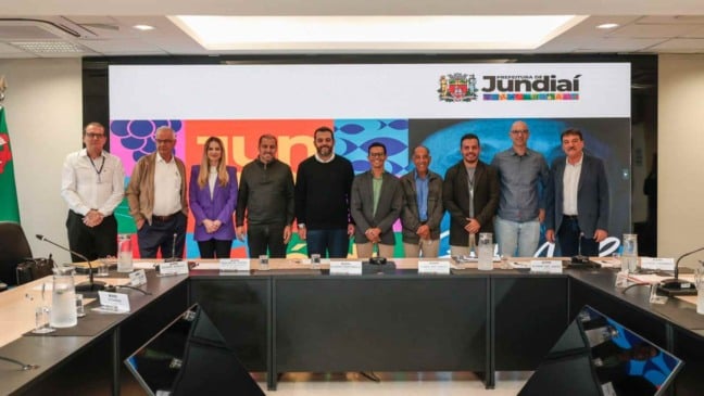 Autoridades de Jundiaí e em Itupeva após reunião.