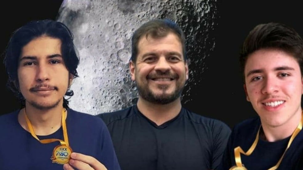 Alunos e professor do Colégio Leonardo da Vinci, em Jundiaí