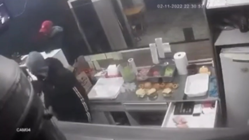 Ladrões roubam hamburgueria