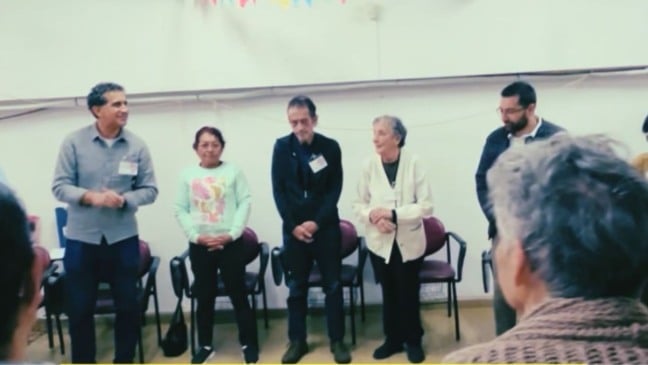 Vereador Faouaz Taha em ação de conscientização sobre segurança digital com idosos Vereador Faouaz Taha em ação de conscientização sobre segurança digital com idosos