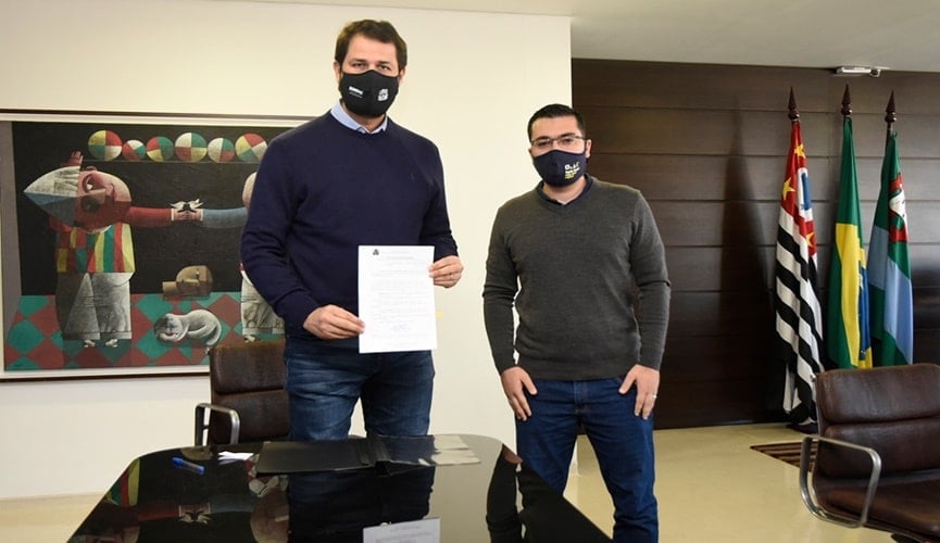 Prefeito Luiz Fernando Machado ao lado do vereador Faouaz Taha, de Jundiaí