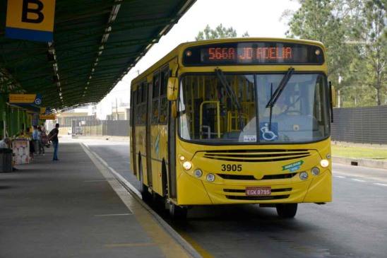 Linhas seguem tabela horária de domingo nesta quarta (12)