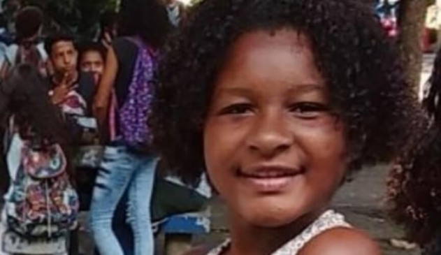 Menina de 14 anos morre após comer pirulito dado por desconhecida em trem