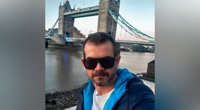 Márcio recebe vacina Covid-19 em Londres. (Foto: Divulgação)