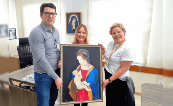 Maria Rita Haddad no centro, ao lado de Cyzinha e Matheus Gomes.