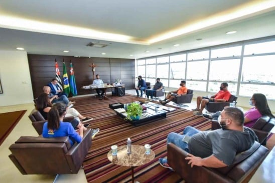 Reunião para melhorias nas avenidas e praças para a pratica de esportes