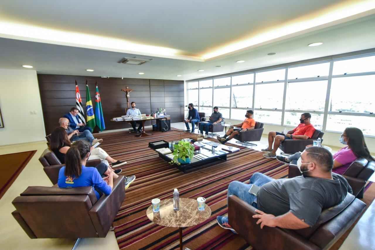 Reunião para melhorias nas avenidas e praças para a pratica de esportes