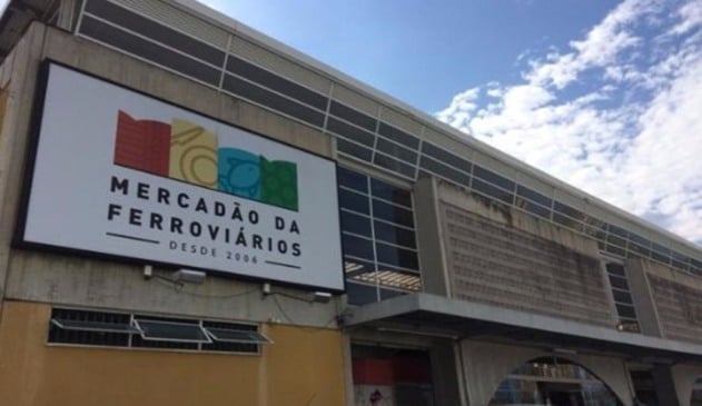 Foto da fachada do mercadão