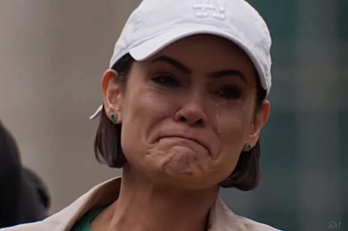 Michelle Bolsonaro emocionada durante discurso em ato na Avenida Paulista