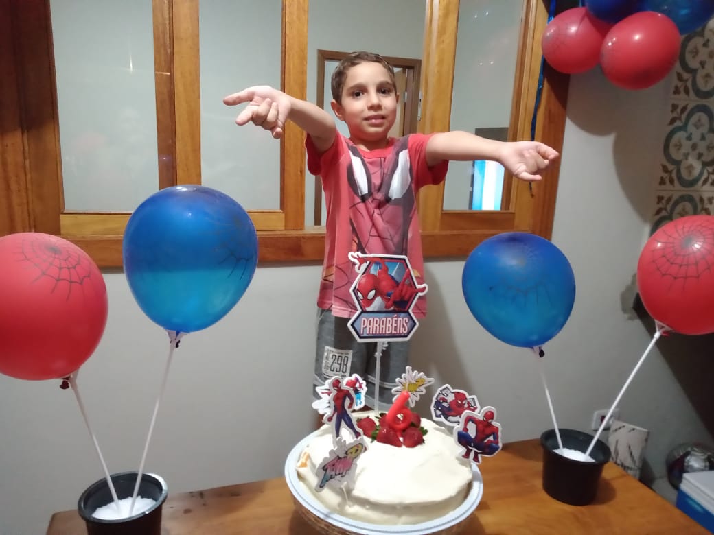 Festa com tema do Homem-Aranha