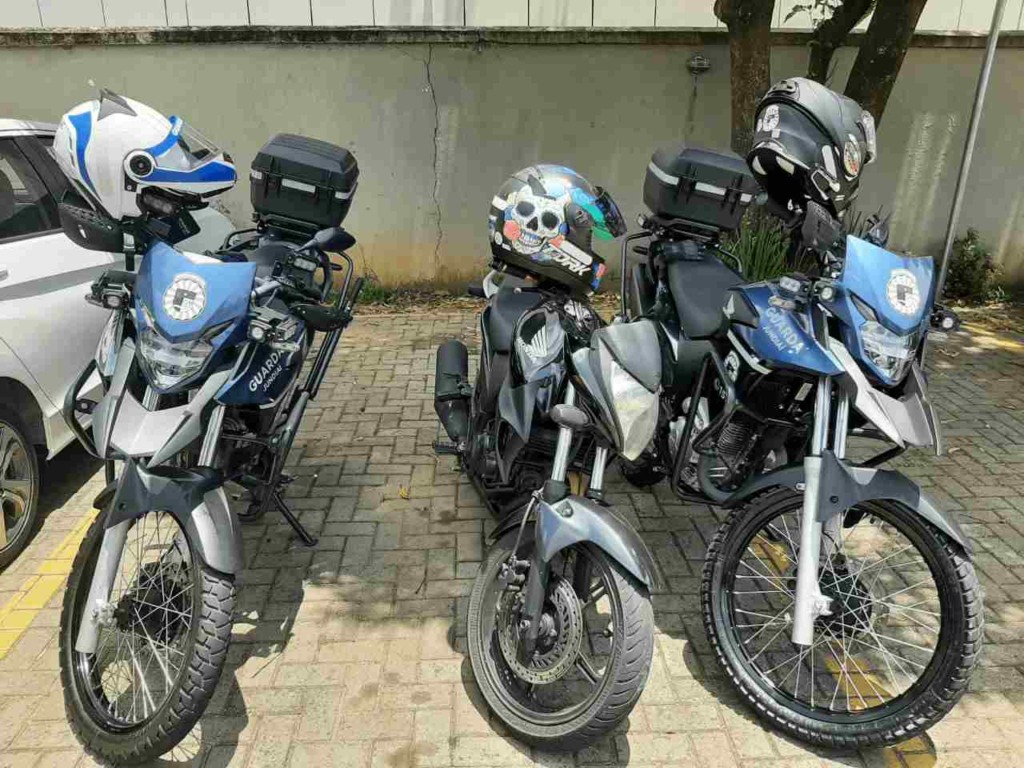 Moto apreendida pelos guardas municipais