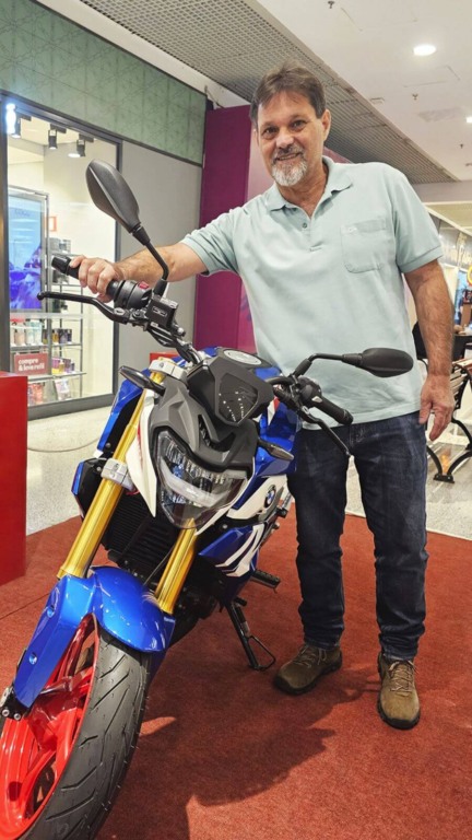 Ganhador de moto em sorteio do Maxi Shopping Jundiaí