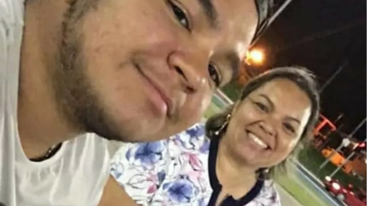 Rosália e o filho, Rafael, que morreu em um acidente de carro em setembro de 2020, em Sorocaba.