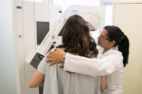 Agora é Lei: mulheres terão direito a acompanhante em consultas e exames