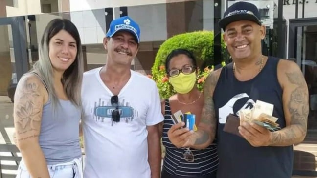 Casal devolveu carteira com R$ 1.500 em dinheiro, documentos e cartões de crédito